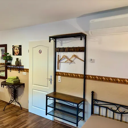 Europa Zum Gruenen Baum Vendégház Rust