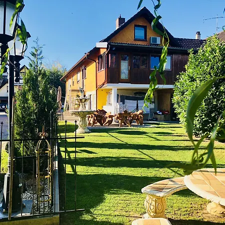 Europa Zum Grünen Baum Pensión 3*