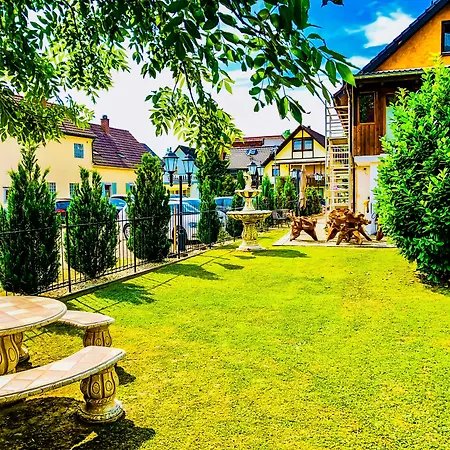 Europa Zum Gruenen Baum Vendégház Rust