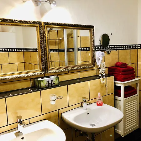 Europa Zum Gruenen Baum Vendégház