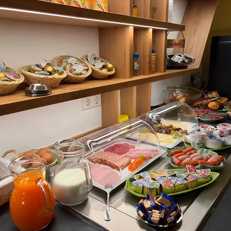 Europa Zum Gruenen Baum Gæstehus