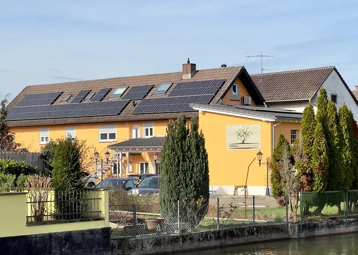 Gæstehus Europa Zum Gruenen Baum 3*