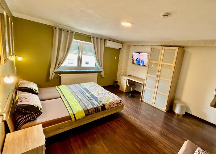 Europa Zum Gruenen Baum Gæstehus 3*