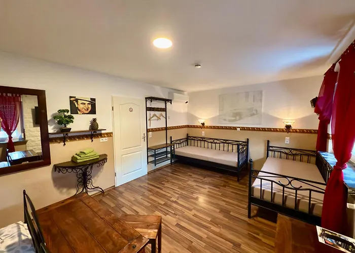 Gæstehus Europa Zum Gruenen Baum 3*