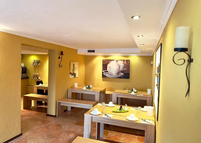 Europa Zum Gruenen Baum Rust